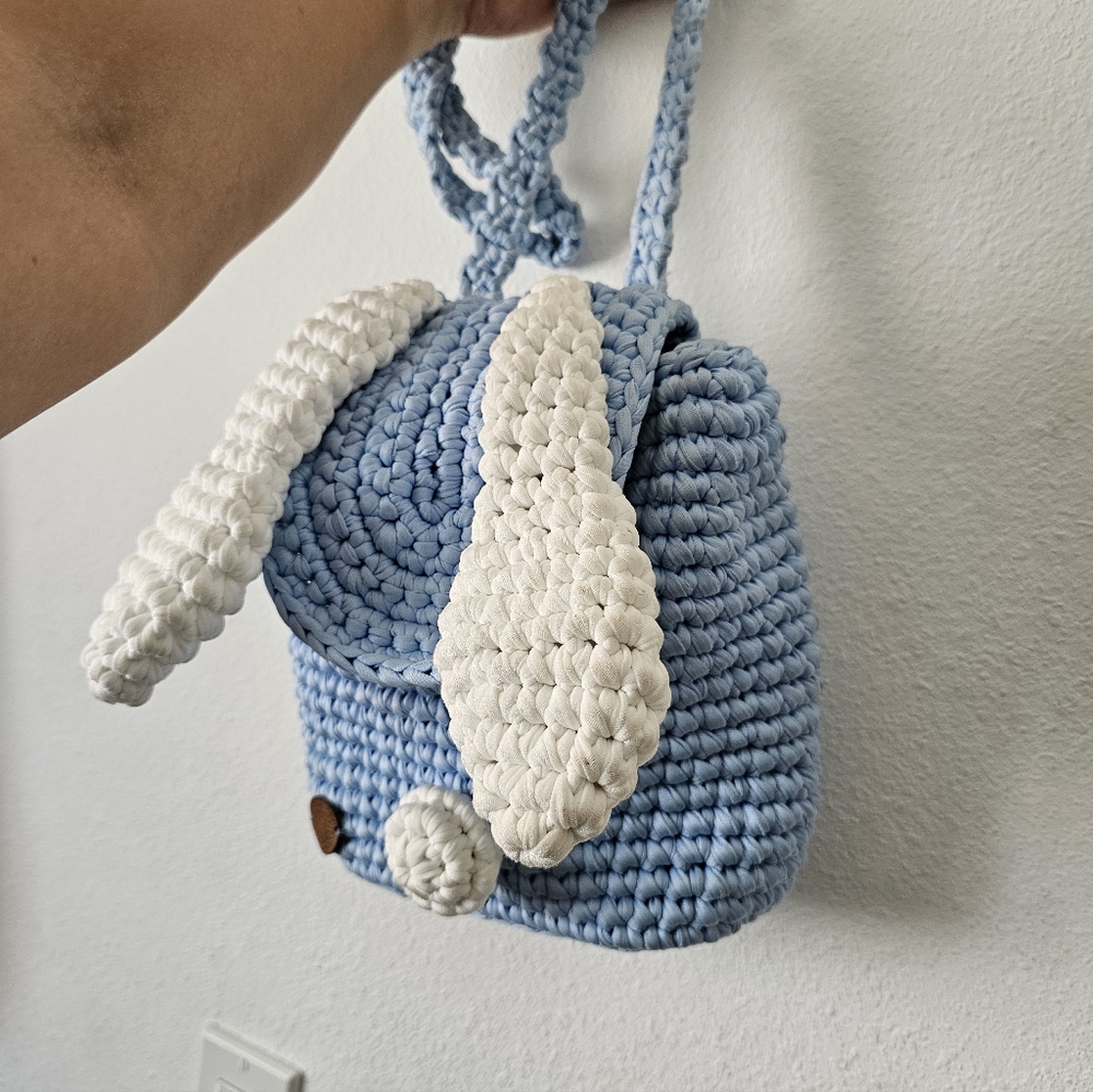 Knitted backpack with rabbit ears for children - Picture 4 of 4
